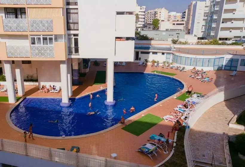 Bright 1bdr Apartment W/balcony & Pool By Lovelystay