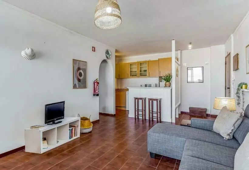 Bright 1bdr Apartment W/balcony & Pool By Lovelystay