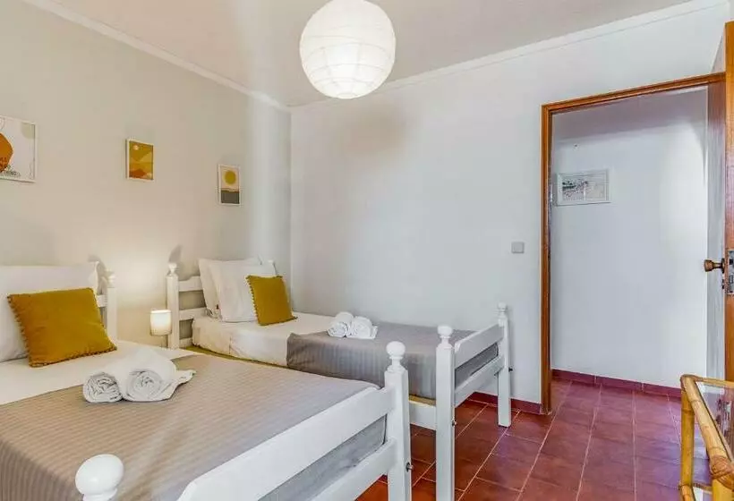 Bright 1bdr Apartment W/balcony & Pool By Lovelystay