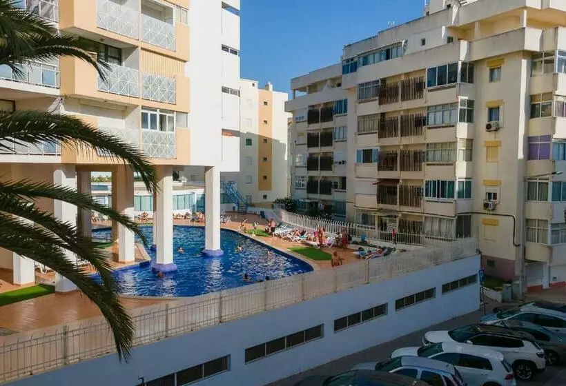 Bright 1bdr Apartment W/balcony & Pool By Lovelystay