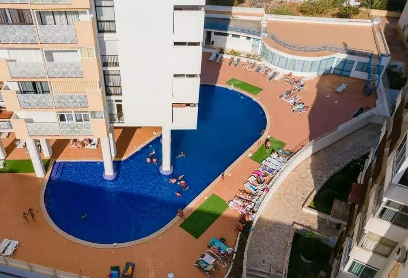 Bright 1bdr Apartment W/balcony & Pool By Lovelystay