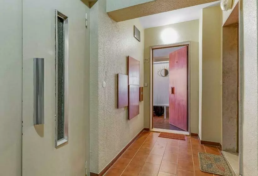 Bright 1bdr Apartment W/balcony & Pool By Lovelystay