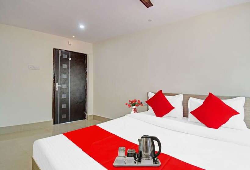 호텔 Goroomgo Vhyom Sky Palace Near Sakherbazar Metro Station Kolkata