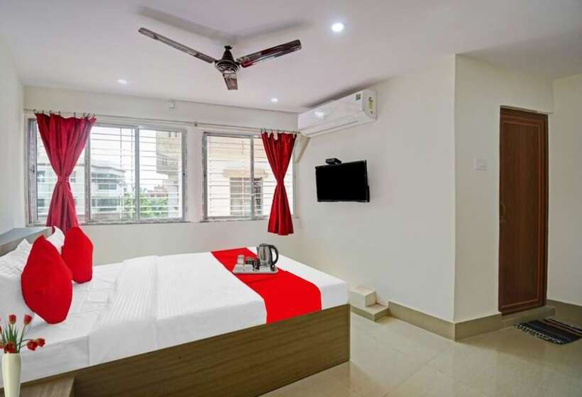 호텔 Goroomgo Vhyom Sky Palace Near Sakherbazar Metro Station Kolkata