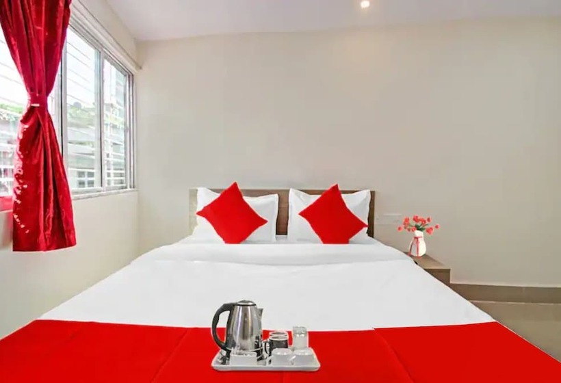 호텔 Goroomgo Vhyom Sky Palace Near Sakherbazar Metro Station Kolkata