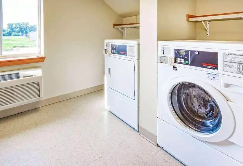 ホテル Americinn By Wyndham Fort Pierre Conference Center