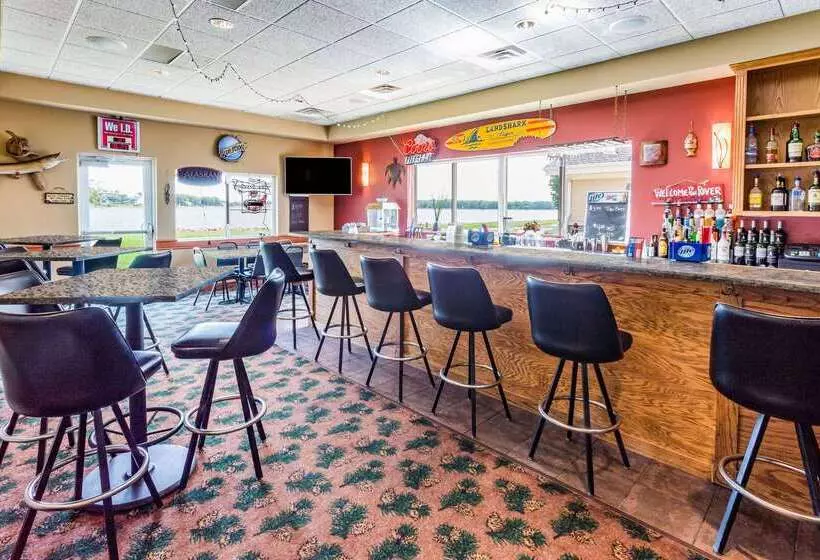 ホテル Americinn By Wyndham Fort Pierre Conference Center