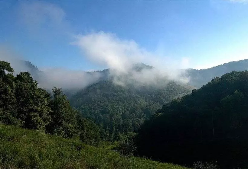 호텔 Chief Logan Lodge