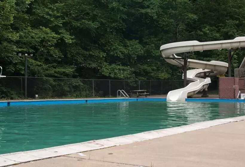 호텔 Chief Logan Lodge