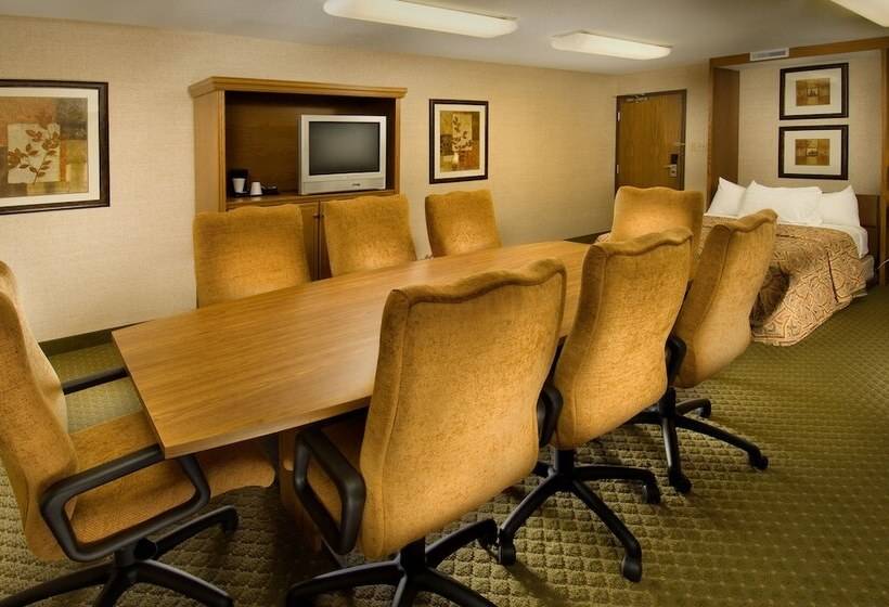 Отель Days Inn By Wyndham Rolla