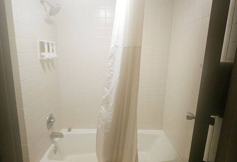 Отель Days Inn By Wyndham Rolla