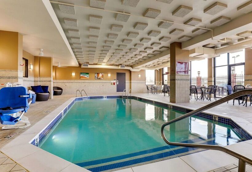 בית מלון כפרי Drury Inn & Suites St. Louis St. Peters