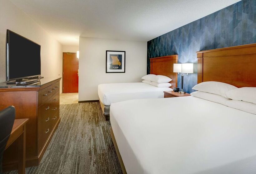 בית מלון כפרי Drury Inn & Suites St. Louis St. Peters