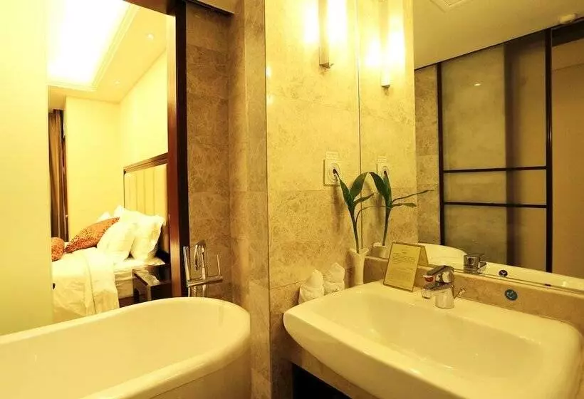 هتل Haikou Baofa Shengyi