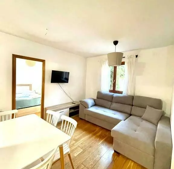 Acogedor Piso En Sort Con Piscina