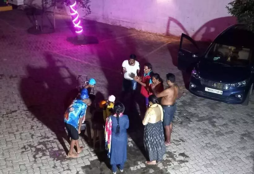 Hotelli Sri Saveraa Residency