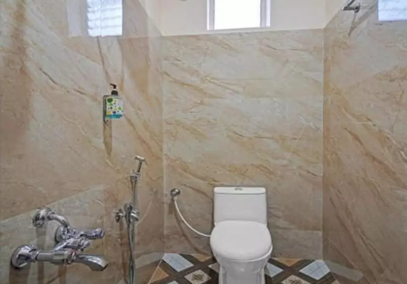 Hotelli Sri Saveraa Residency