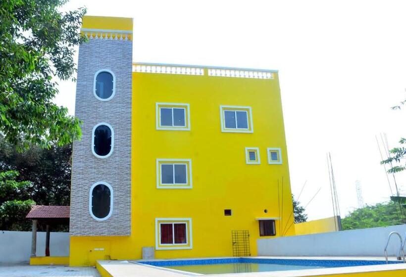 Hotel Sri Saveraa Residency