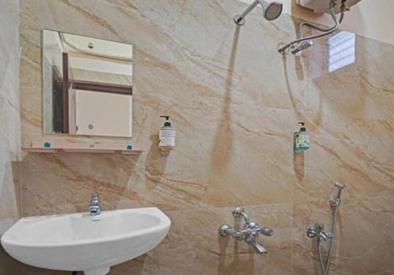 Hotel Sri Saveraa Residency