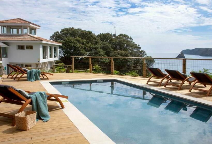 Exclusiva Villa Con Piscina Al Borde Del Mar Con Vistas De Película