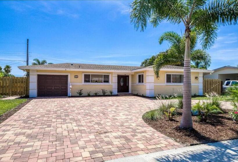 Paradise 4 Min To The Beach With Private Heated Pool