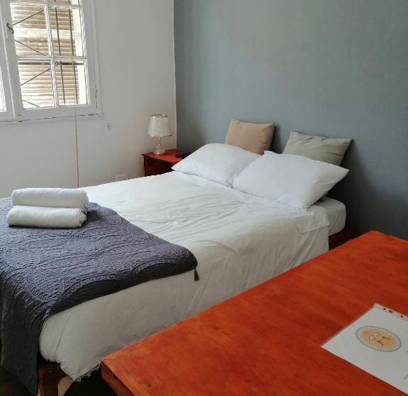 پانسیون Hostal Suzi