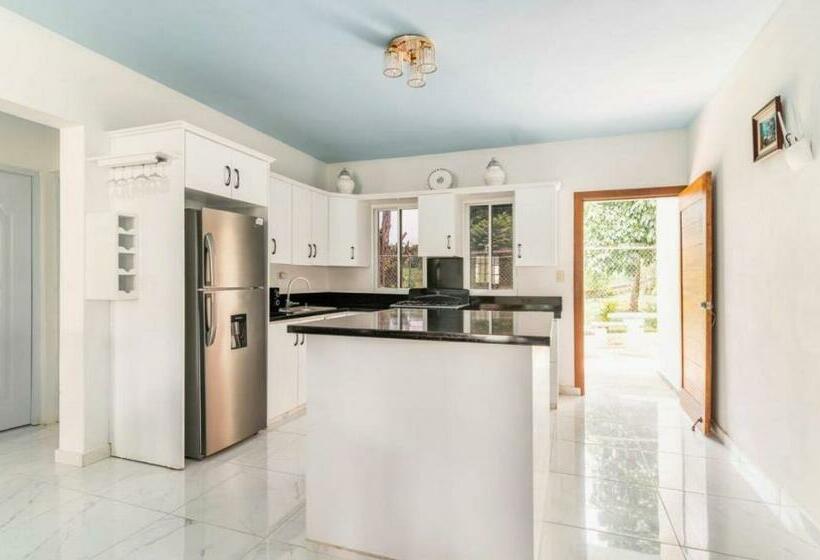 Hermosa Villa En Sosúa A Tan Solo 3 Minutos De La Playa