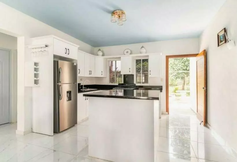 Hermosa Villa En Sosúa A Tan Solo 3 Minutos De La Playa