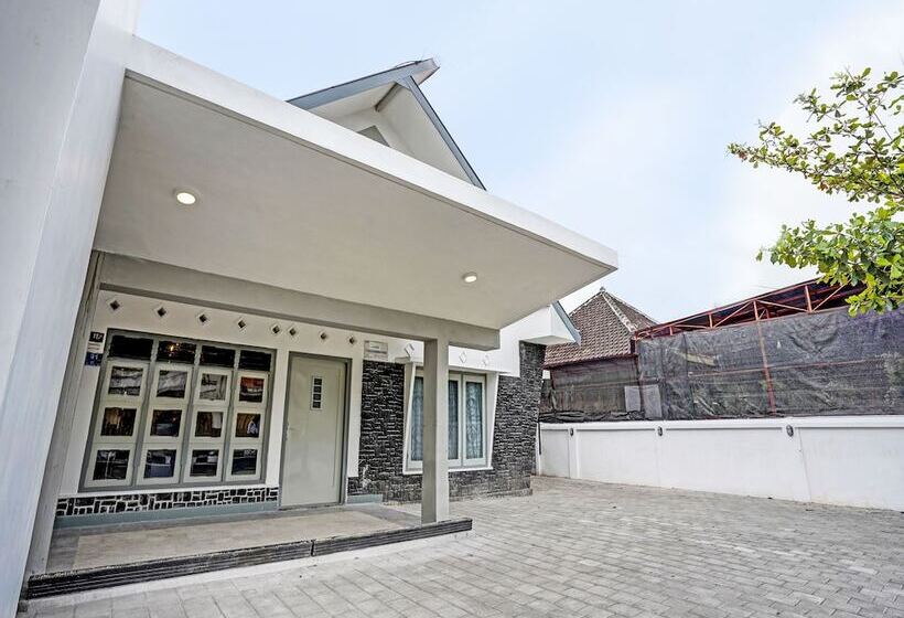 Hotel Oyo 91618  Nawangwulan