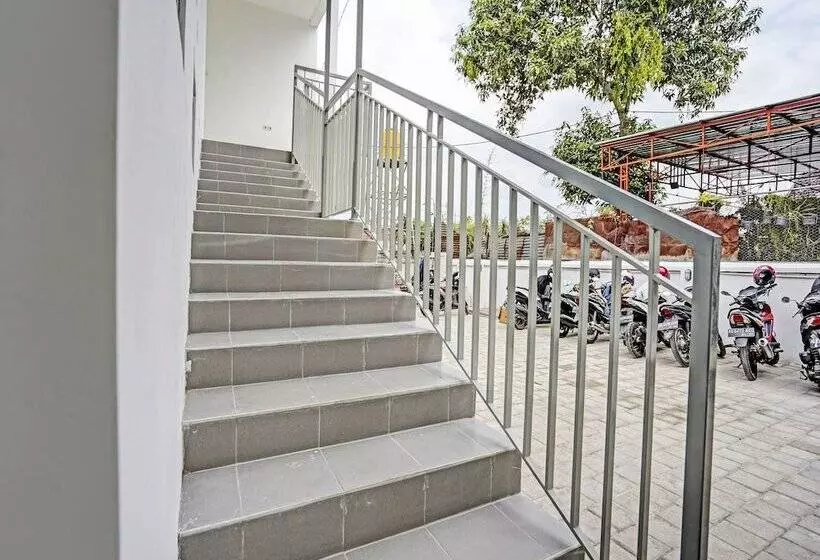 Hotelli Oyo 91618  Nawangwulan