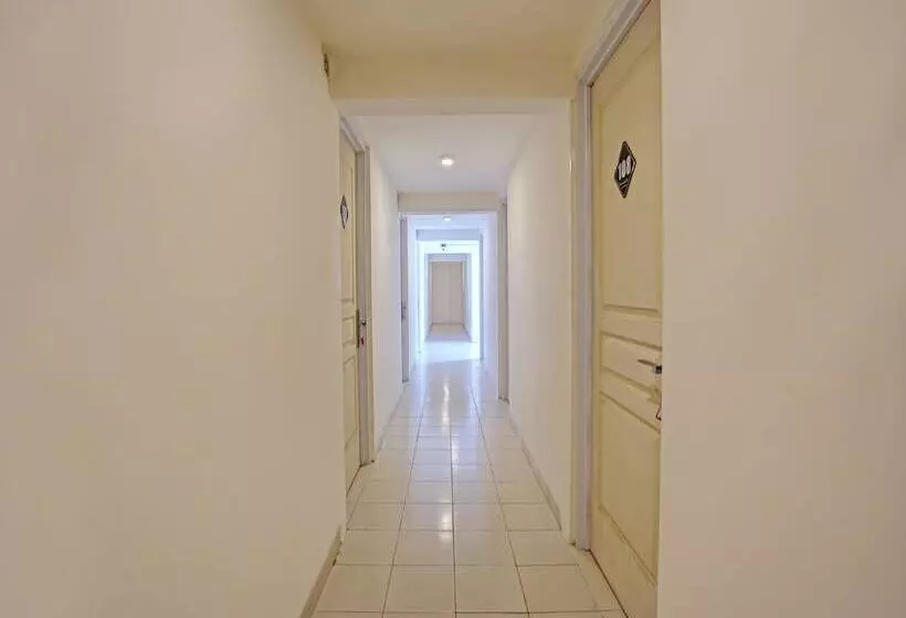 Hotelli Oyo 91618  Nawangwulan