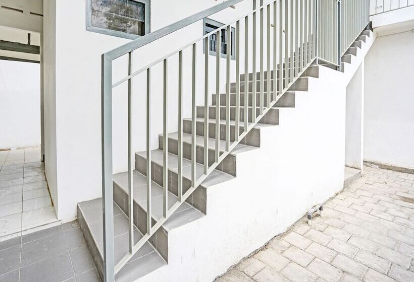 Hotel Oyo 91618  Nawangwulan