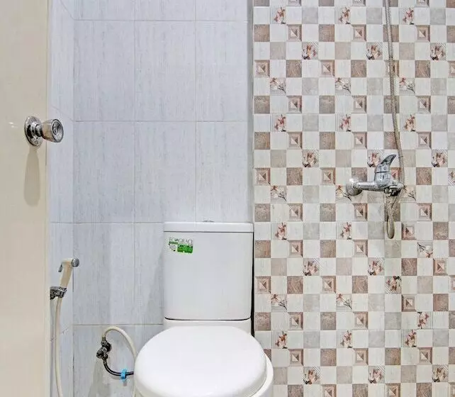 Hotelli Oyo 91642 Fhazel Residence Syariah