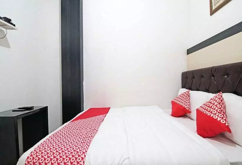 Hotelli Oyo 91642 Fhazel Residence Syariah