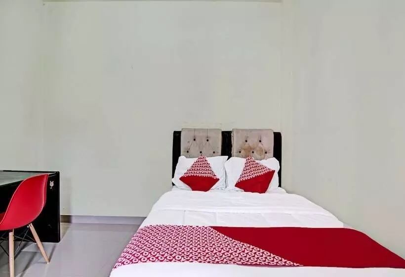 Hotelli Oyo 91642 Fhazel Residence Syariah