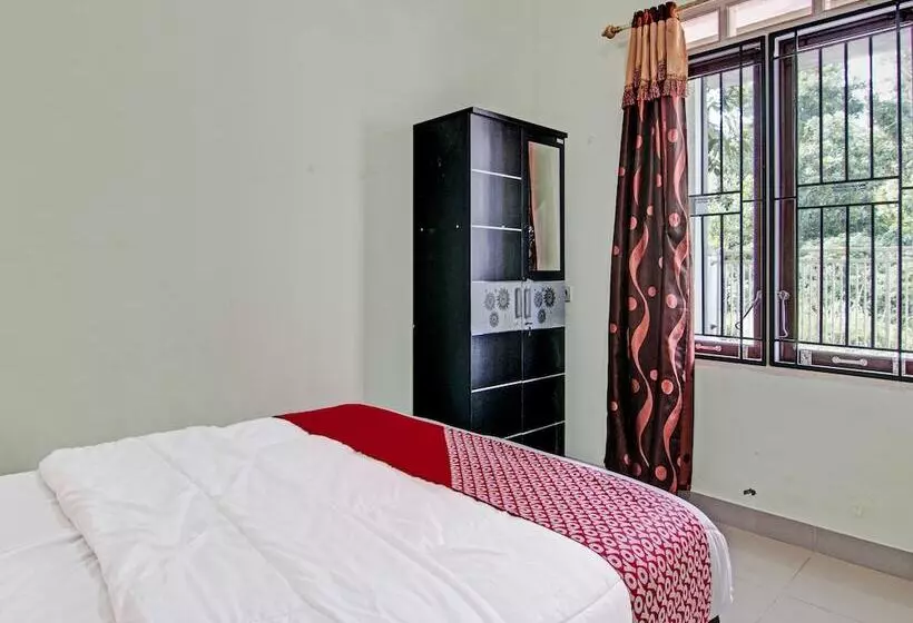 Hotelli Oyo 91642 Fhazel Residence Syariah