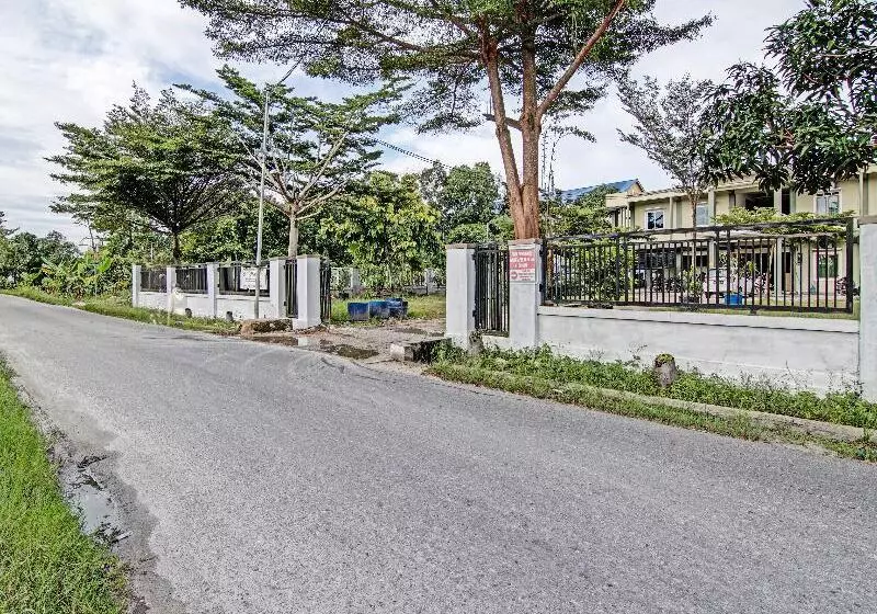 Hotelli Oyo 91642 Fhazel Residence Syariah