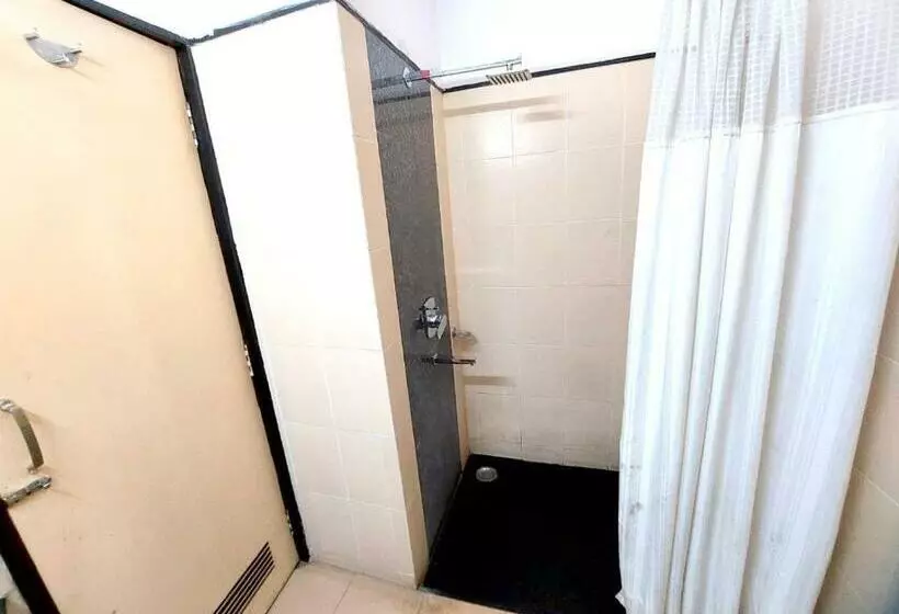 Hotelli Vatsa International