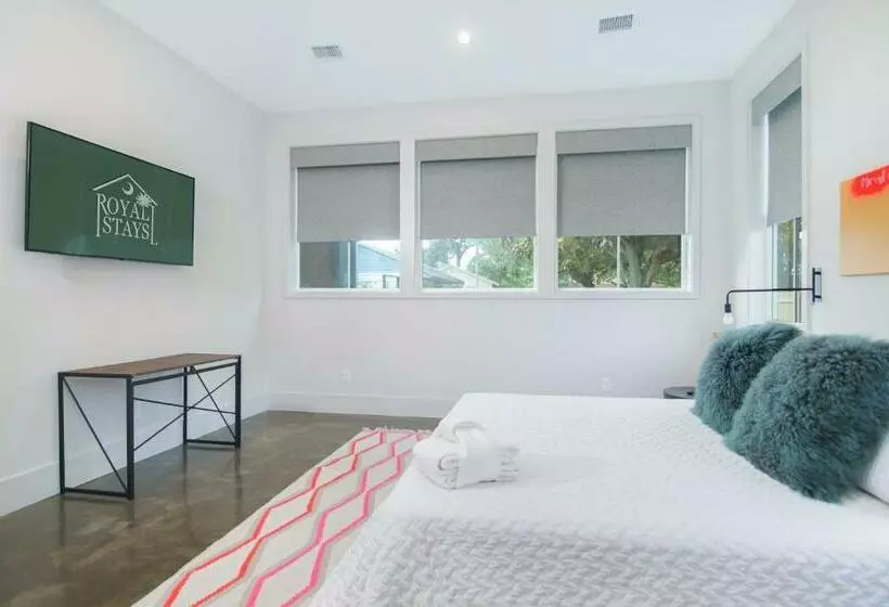 Music Manor 3 King Beds W Pool Mins To Beach&dt