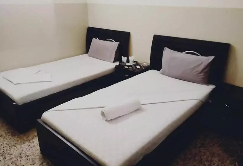 پانسیون Four Season 1 Airport Guest House