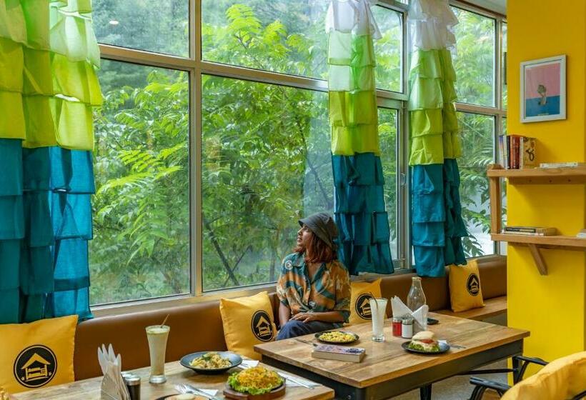The Hosteller Kasol Riverside