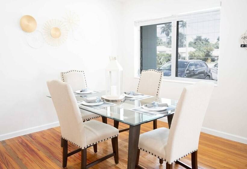 Cozy House With Patio, Fireplace, Parking   Hollywood, Florida