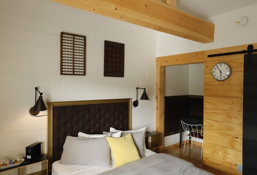 Мотель The Vine On Main