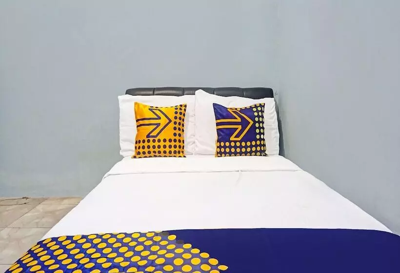 Hotelli Spot On 91600 Syariah Army Kost & Homestay