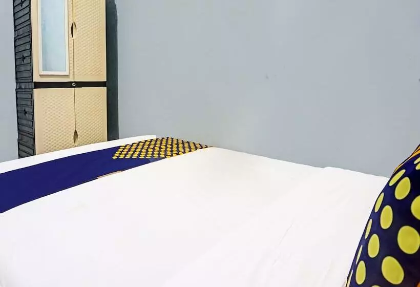 Hotelli Spot On 91600 Syariah Army Kost & Homestay