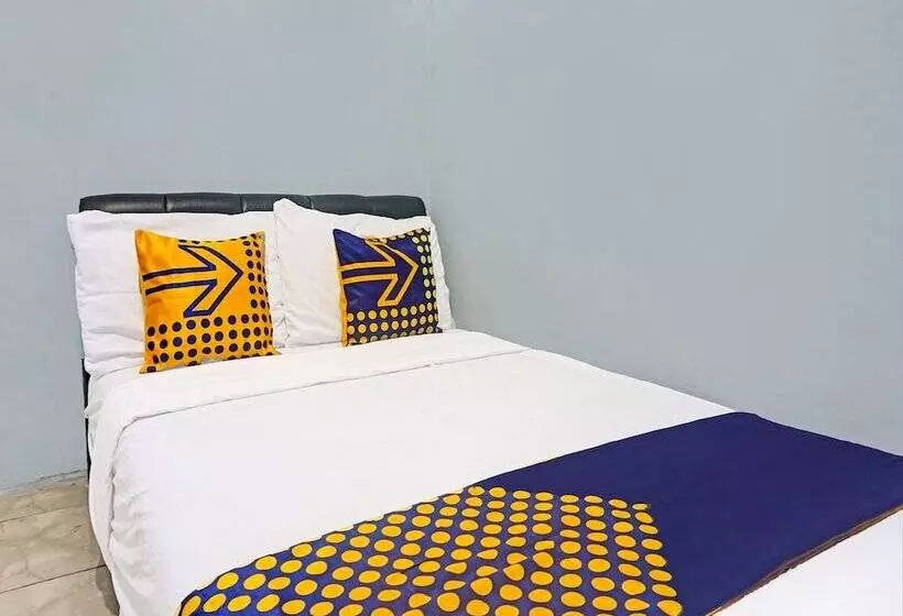 Hotelli Spot On 91600 Syariah Army Kost & Homestay