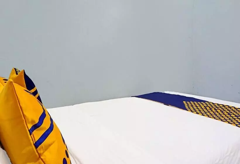 Hotelli Spot On 91600 Syariah Army Kost & Homestay