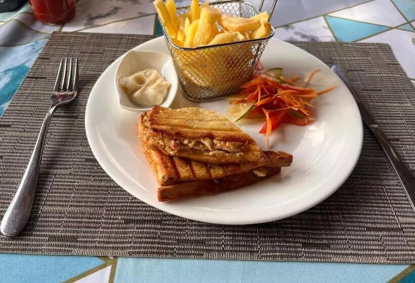 Hotelli Nungwi Beach Front