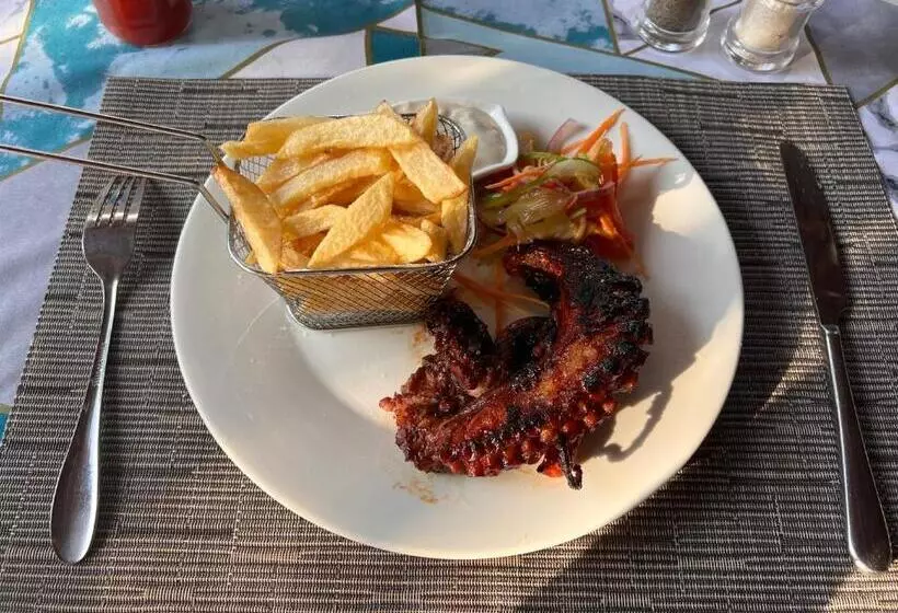 Hotelli Nungwi Beach Front
