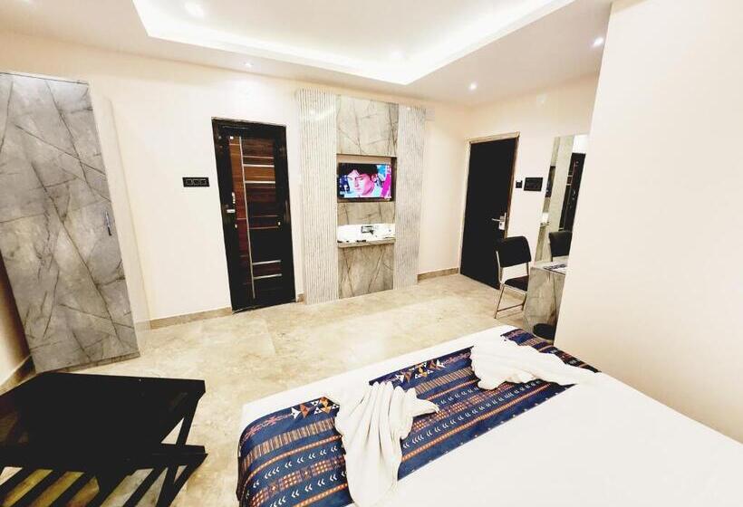 בית מלון כפרי The Greenstar Inn Premium